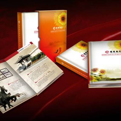 匠心独运，传承价值 房产企业定制礼品、老员工纪念章及企业形象策划全攻略